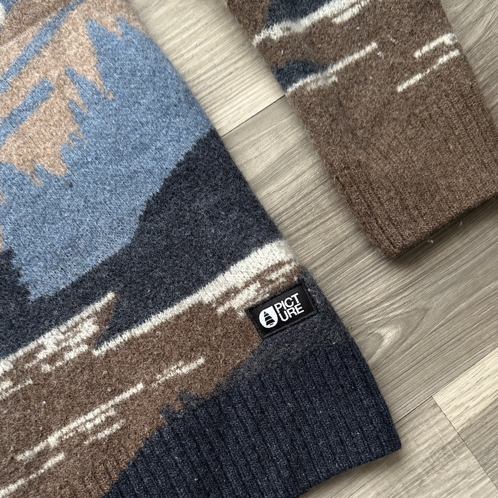 Scenic Mountain Crewneck Sweater - Brown & Blue - Picture 6 of 14